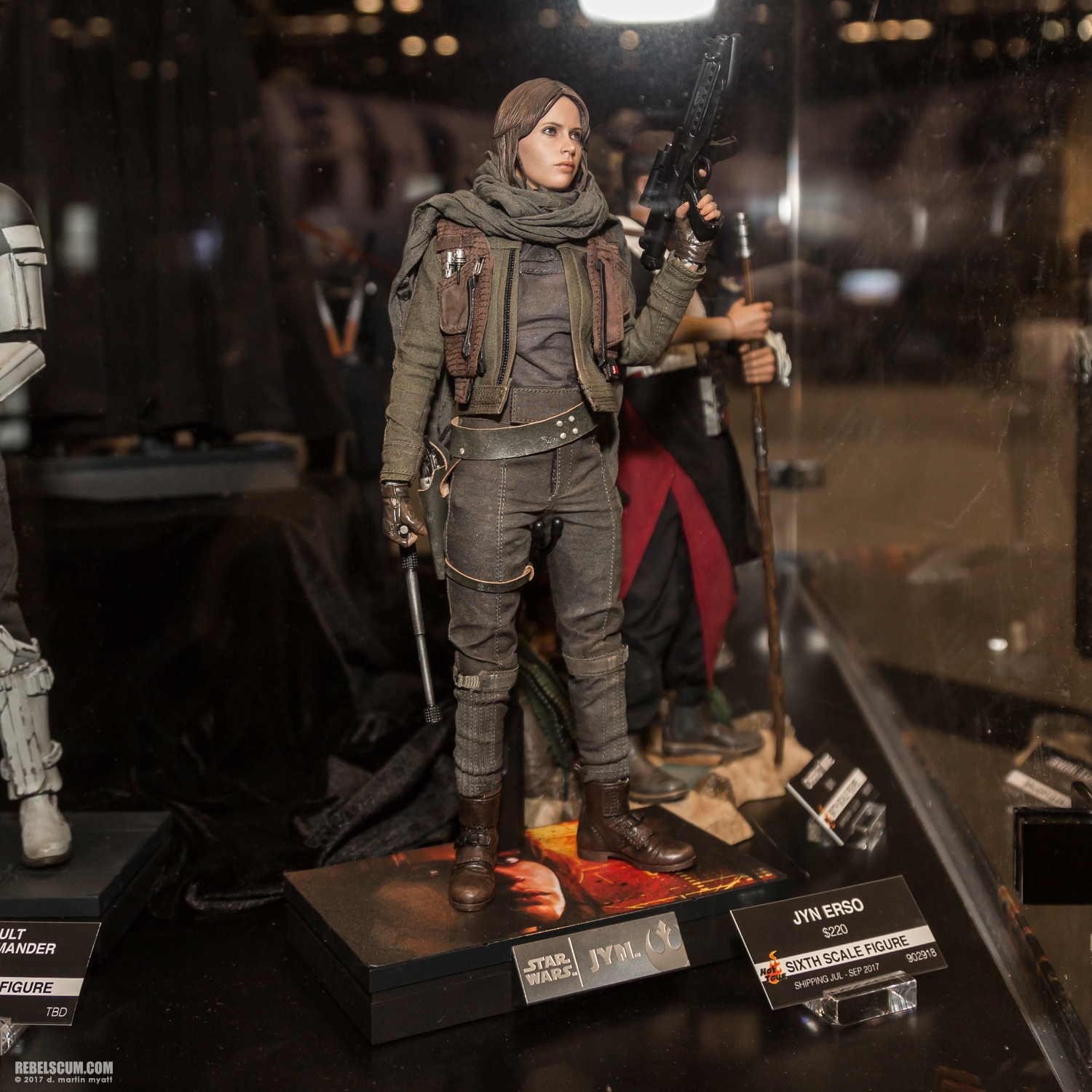 Celebration-Orlando-2017-Hot-Toys-055.jpg