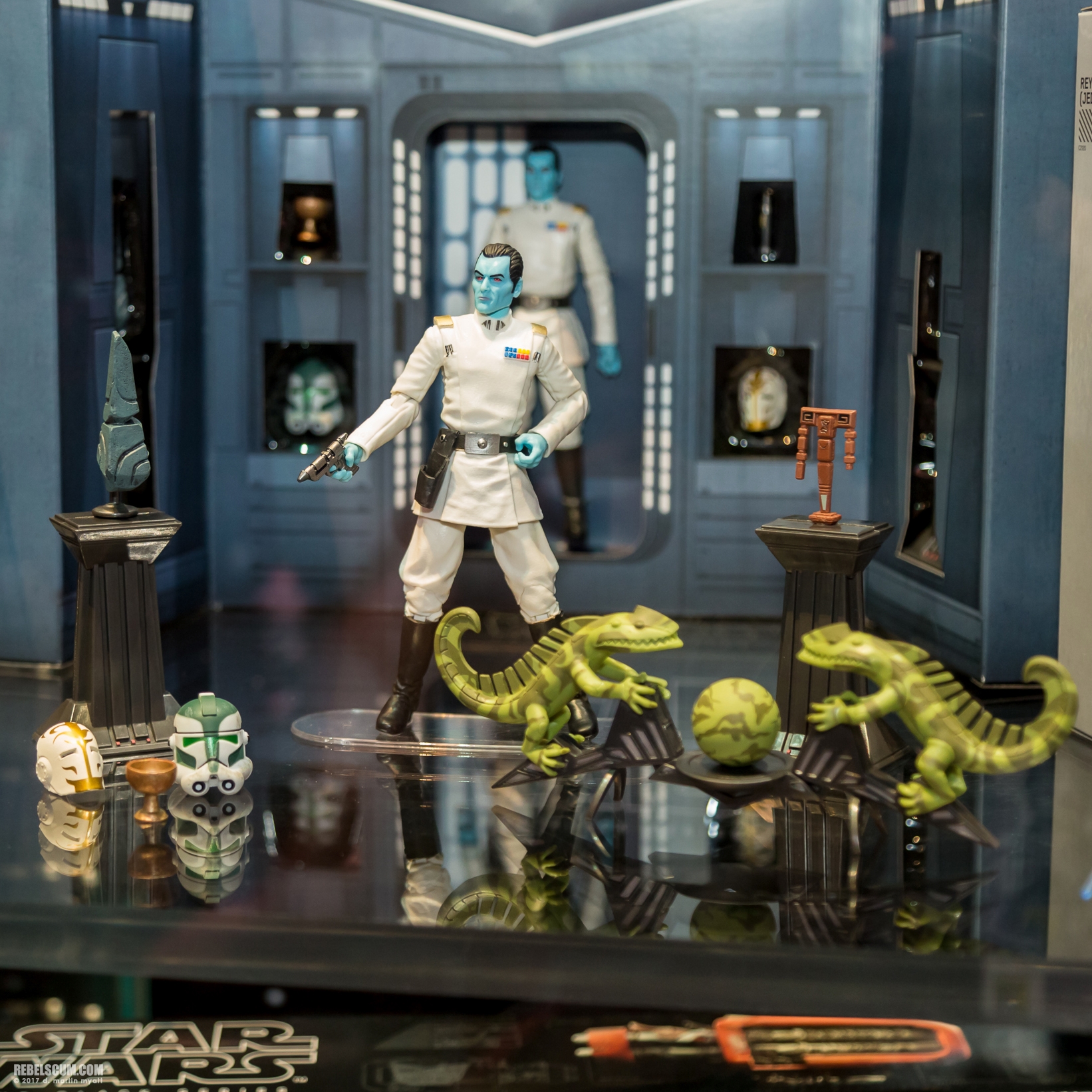 San-Diego-Comic-Con-2017-Hasbro-Star-Wars-Wed-010.jpg