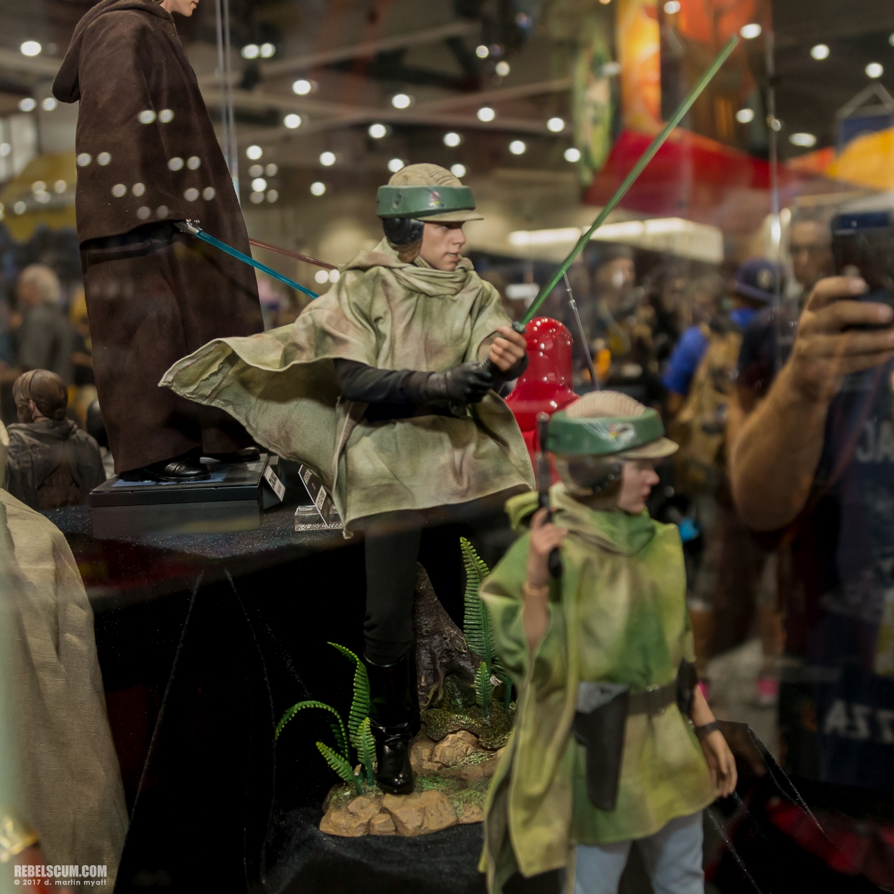 San-Diego-Comic-Con-2017-Hot-Toys-Star-Wars-022.jpg