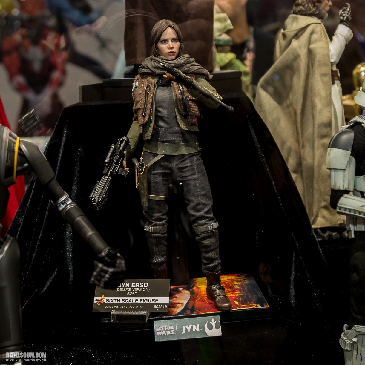 San-Diego-Comic-Con-2017-Hot-Toys-Star-Wars-070.jpg