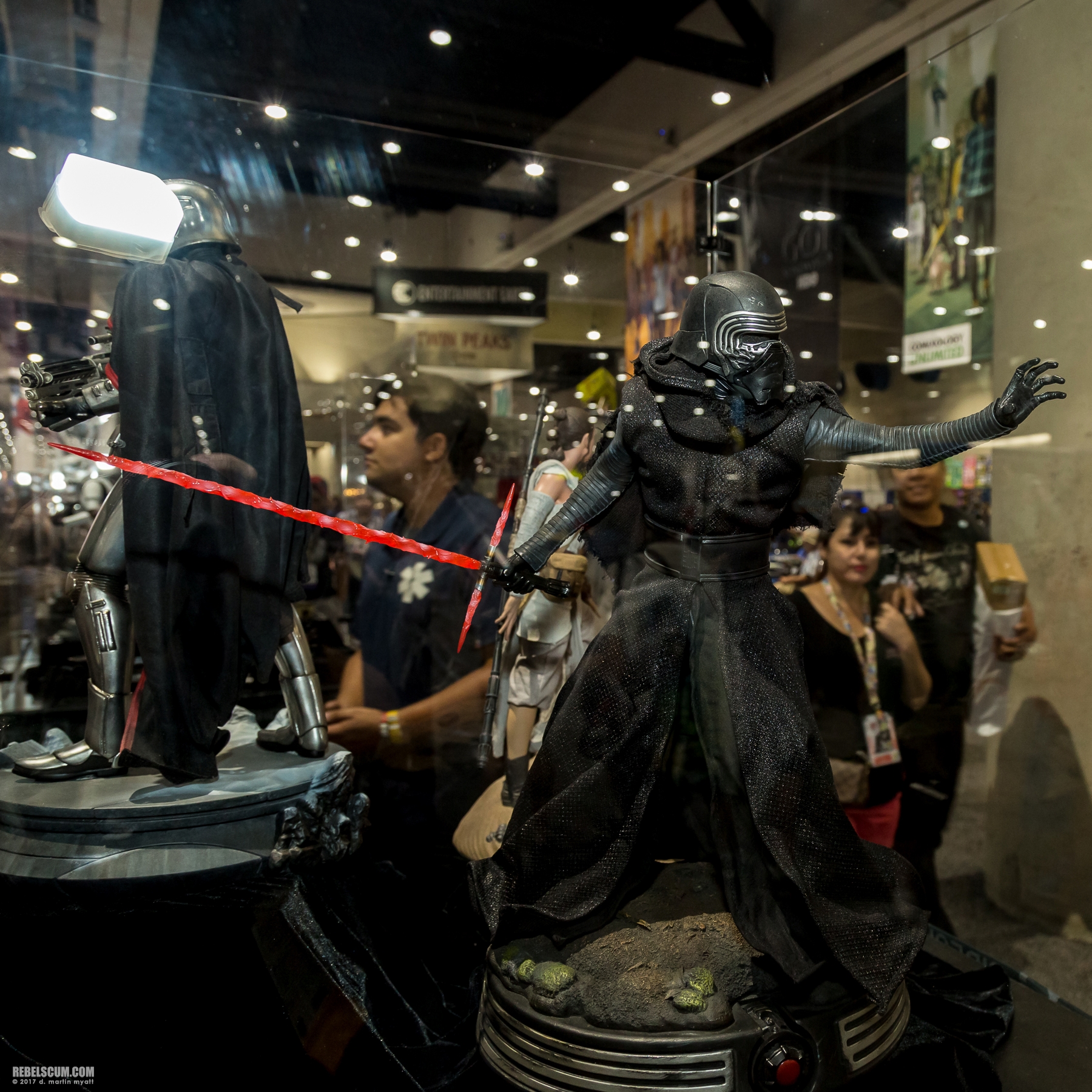 San-Diego-Comic-Con-2017-Sideshow-Collectibles-061.jpg