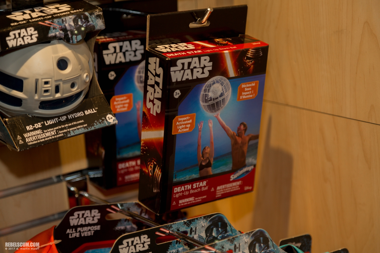 SwimWays-Star-Wars-2017-Toy-Fair-014.jpg