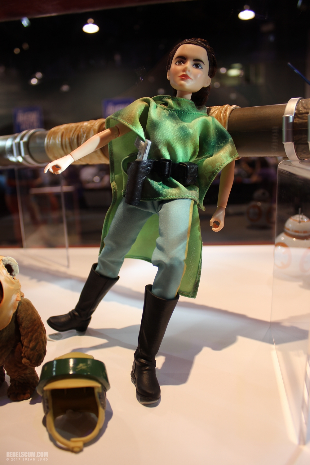 disney-d23-2017-forces-of-destiny-collection-009.JPG