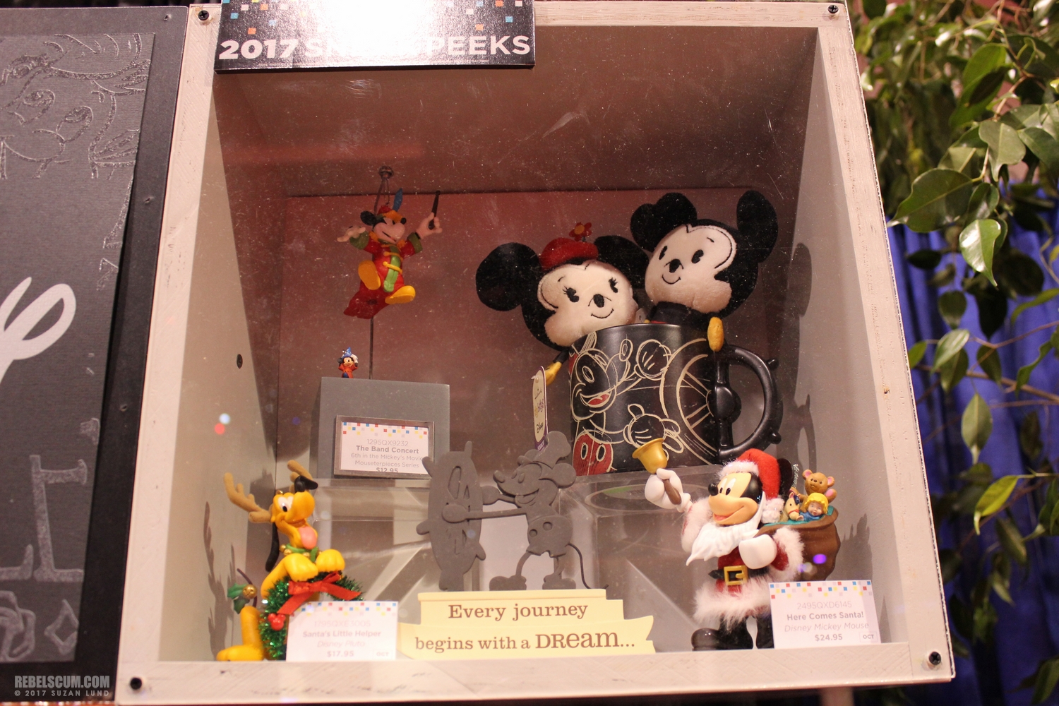 disney-d23-2017-hallmark-popminded-039.JPG