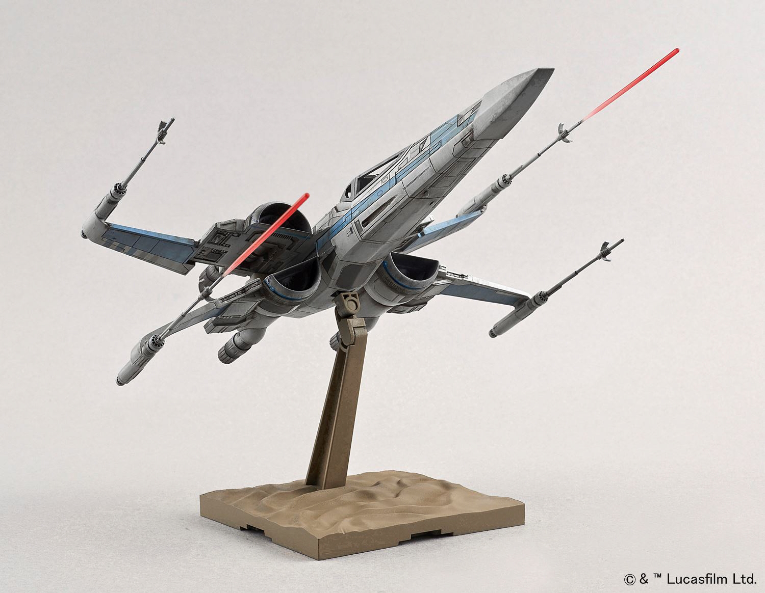 Bandai-Hobby-Resistance-X-Wing-Starfighter-1-72-Model-001.jpg
