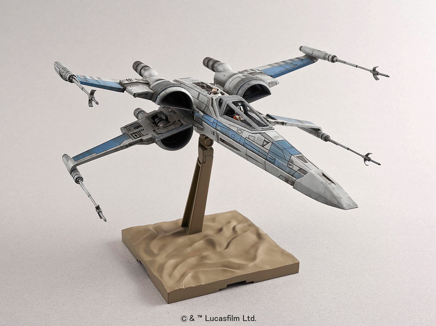 Bandai-Hobby-Resistance-X-Wing-Starfighter-1-72-Model-008.jpg