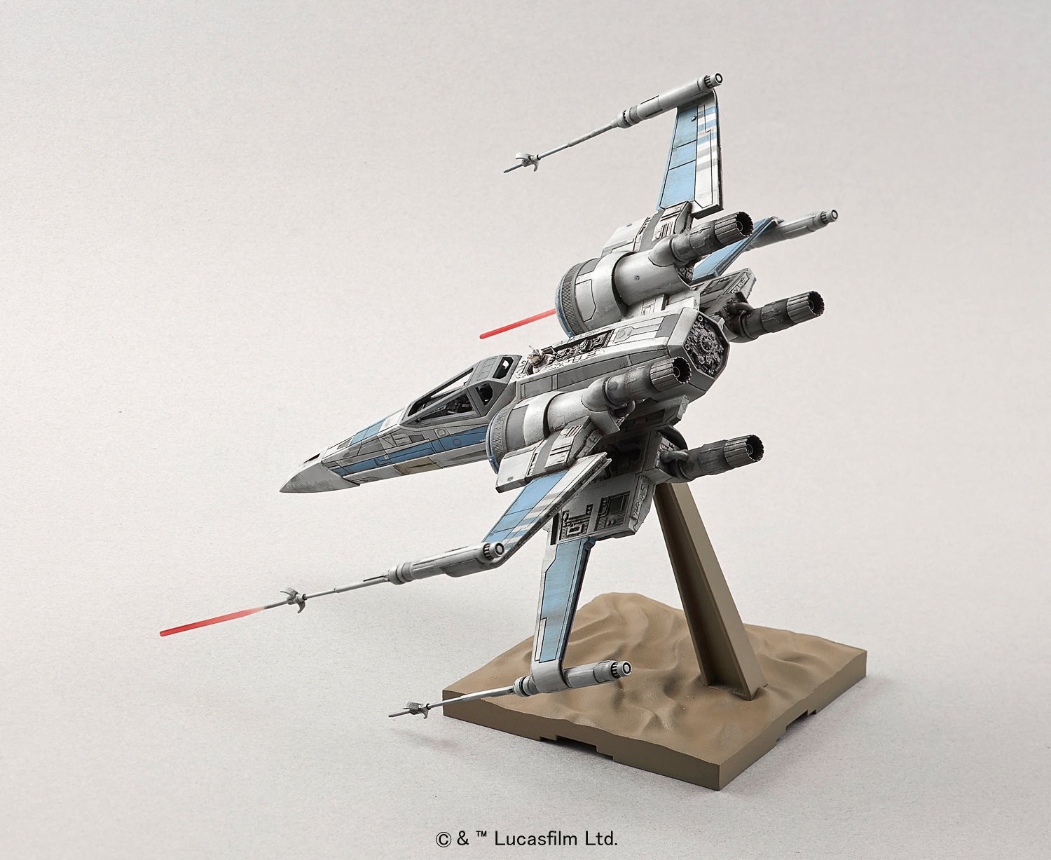 Bandai-Hobby-Resistance-X-Wing-Starfighter-1-72-Model-010.jpg