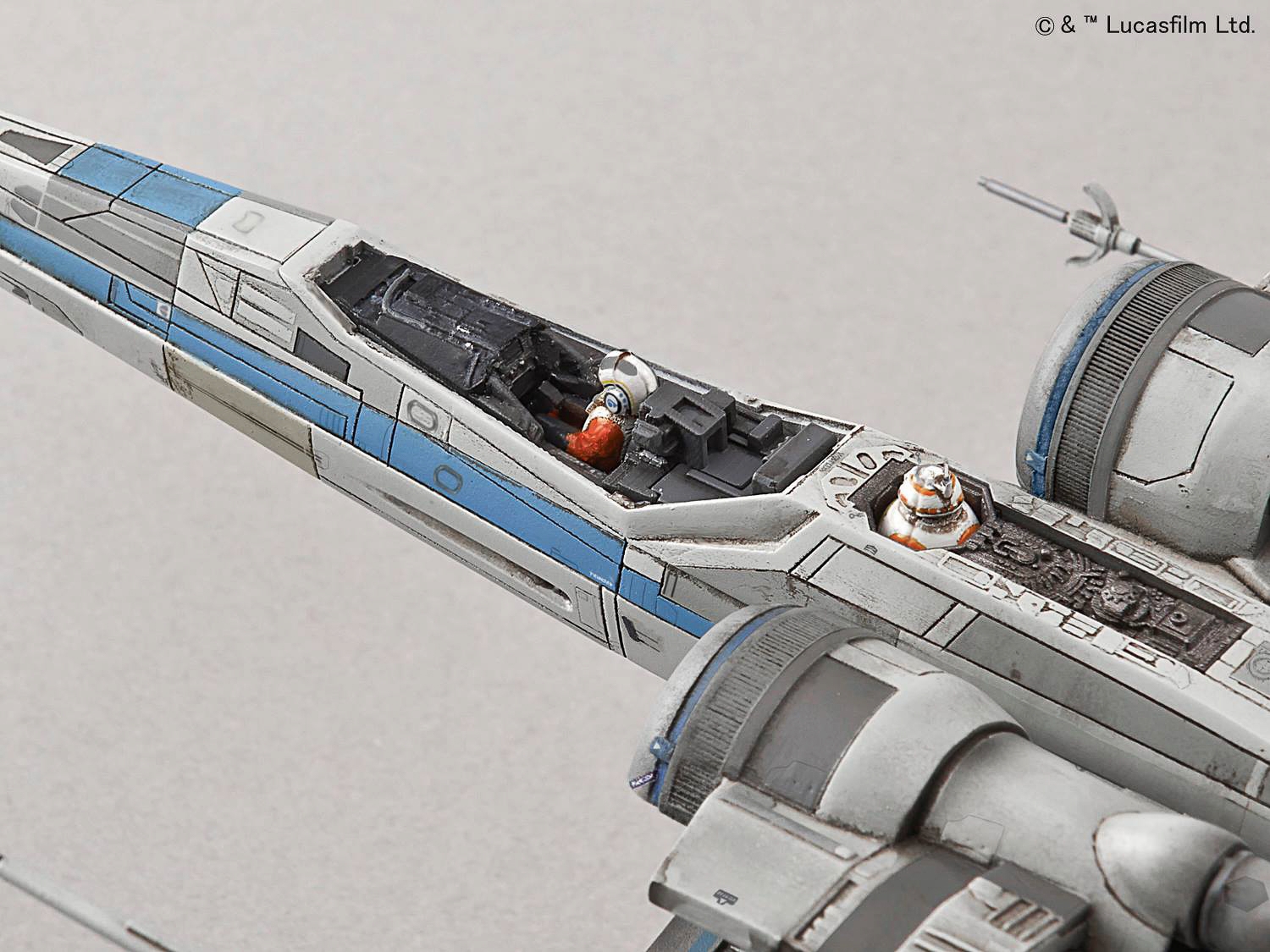 Bandai-Hobby-Resistance-X-Wing-Starfighter-1-72-Model-016.jpg