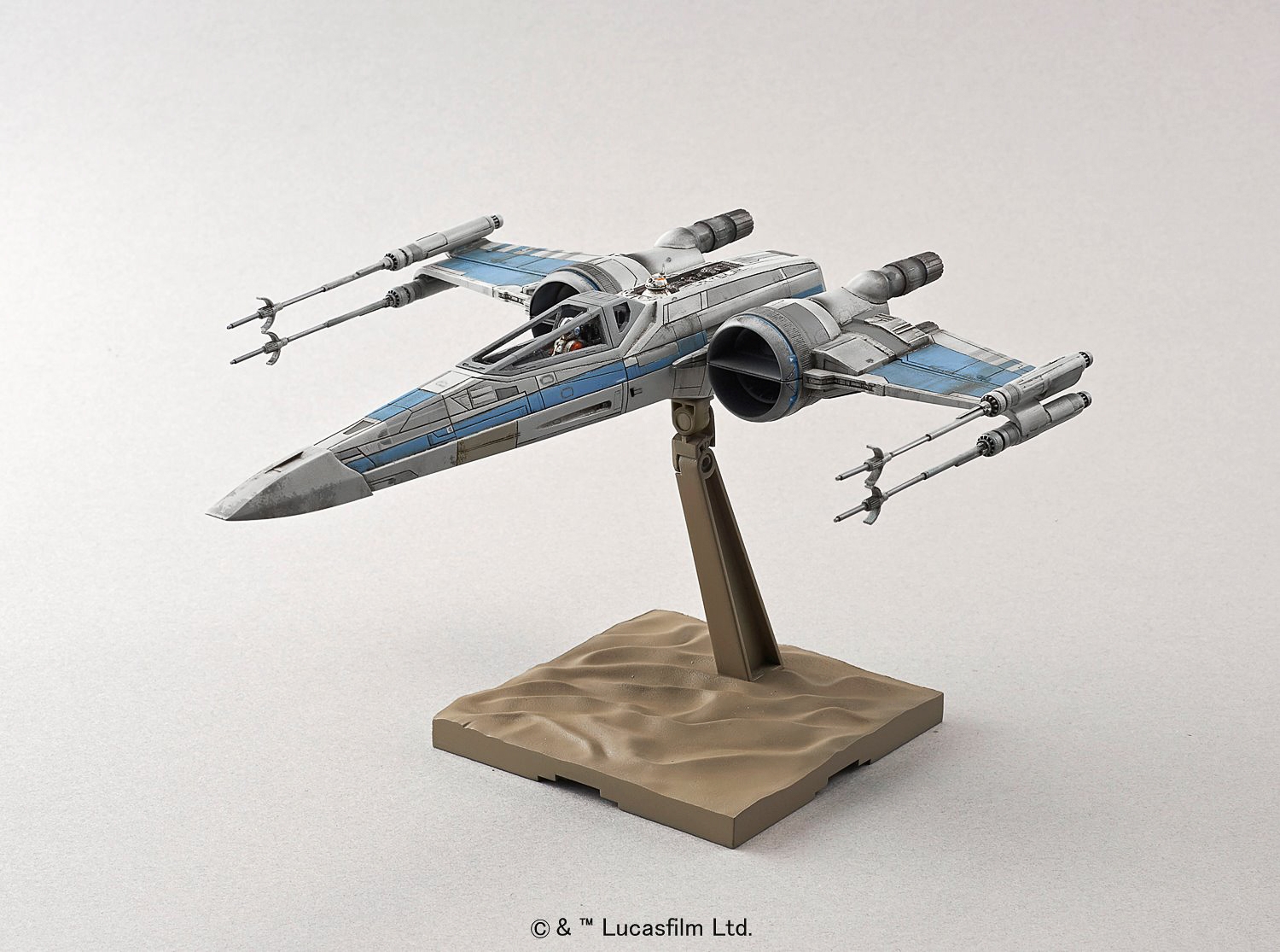 Bandai-Hobby-Resistance-X-Wing-Starfighter-1-72-Model-020.jpg