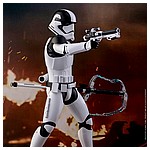 Hot-Toys-MMS248-The-Last-Jedi-Executioner-Trooper-007.jpg
