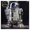 Hot-Toys-MMS408-Star-Wars-The-Force-Awakens-R2-D2-001.jpg