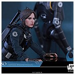 Hot-Toys-MMS419-Rogue-One-Jyn-Erso-Imperial-Disguise-012.jpg