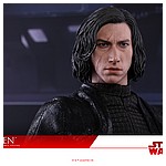 Hot-Toys-MMS438-The-Last-Jedi-Kylo-Ren-018.jpg