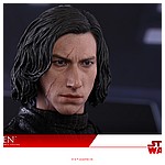 Hot-Toys-MMS438-The-Last-Jedi-Kylo-Ren-019.jpg