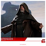 Hot-Toys-MMS457-The-Last-Jedi-Luke-Skywalker-005.jpg