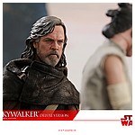 Hot-Toys-MMS458-The-Last-Jedi-Luke-Skywalker-Deluxe-014.jpg