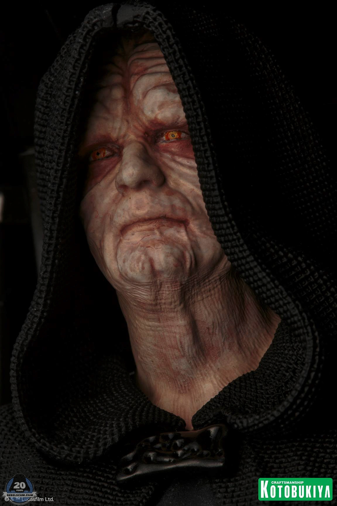 Kotobukiya-ARTFX-plus-Emperor-Palpatine-Painted-008.jpg