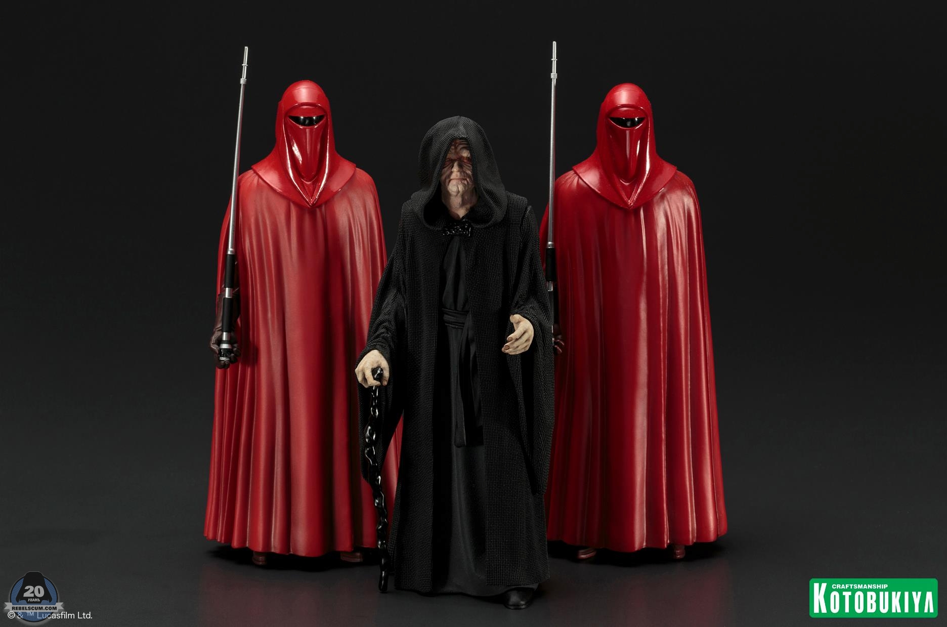 Kotobukiya-Emperor-Palpatine-Royal-Guard-ARTFX-plus-Three-Pack-001.jpg