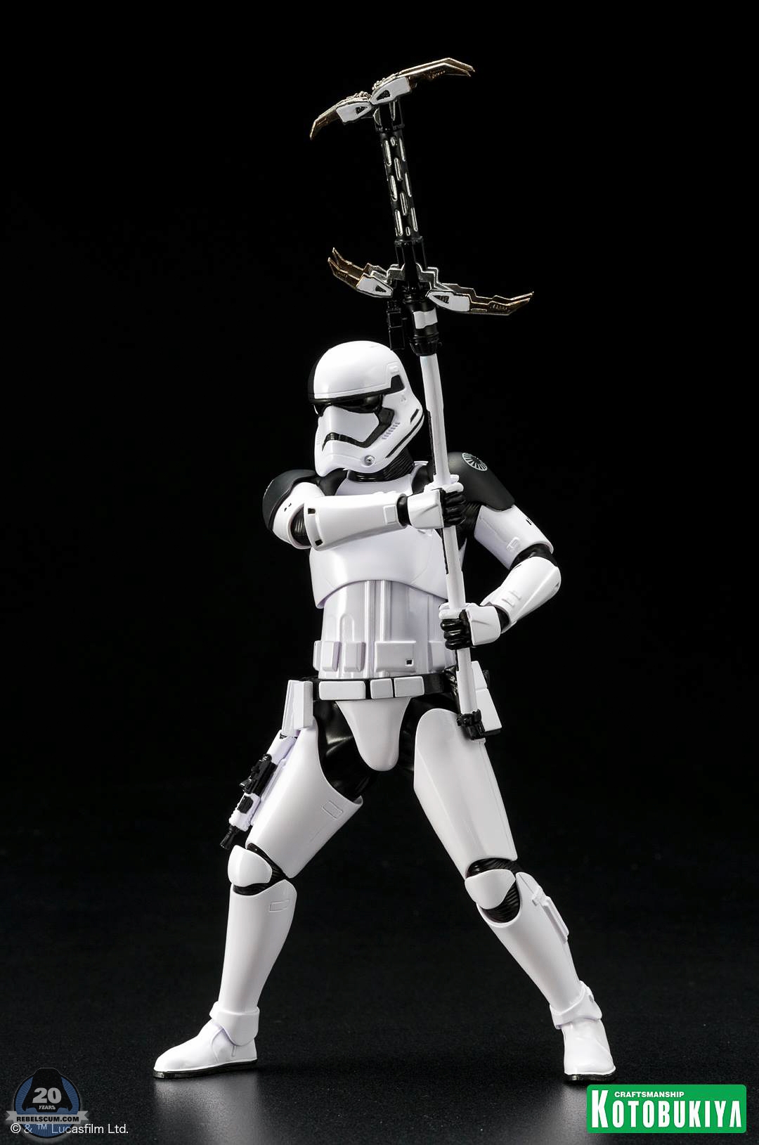 Kotobukiya-First-Order-Stormtrooper-Executioner-ARTFX-plus-003.jpg