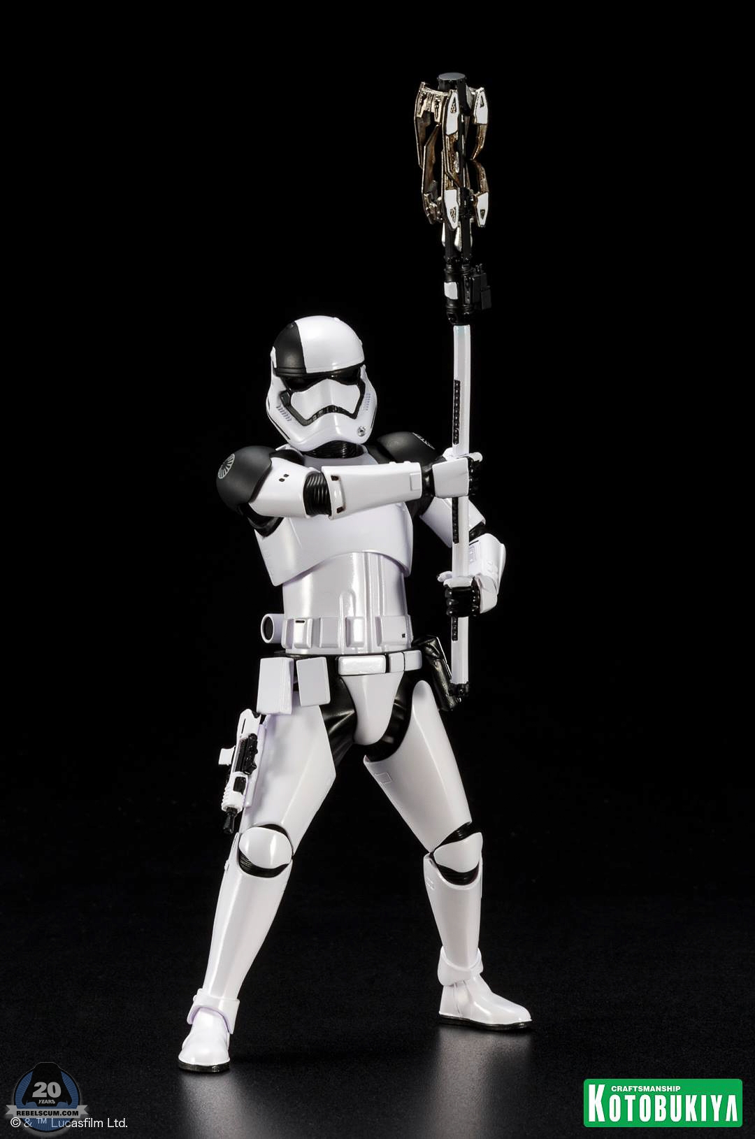 Kotobukiya-First-Order-Stormtrooper-Executioner-ARTFX-plus-006.jpg