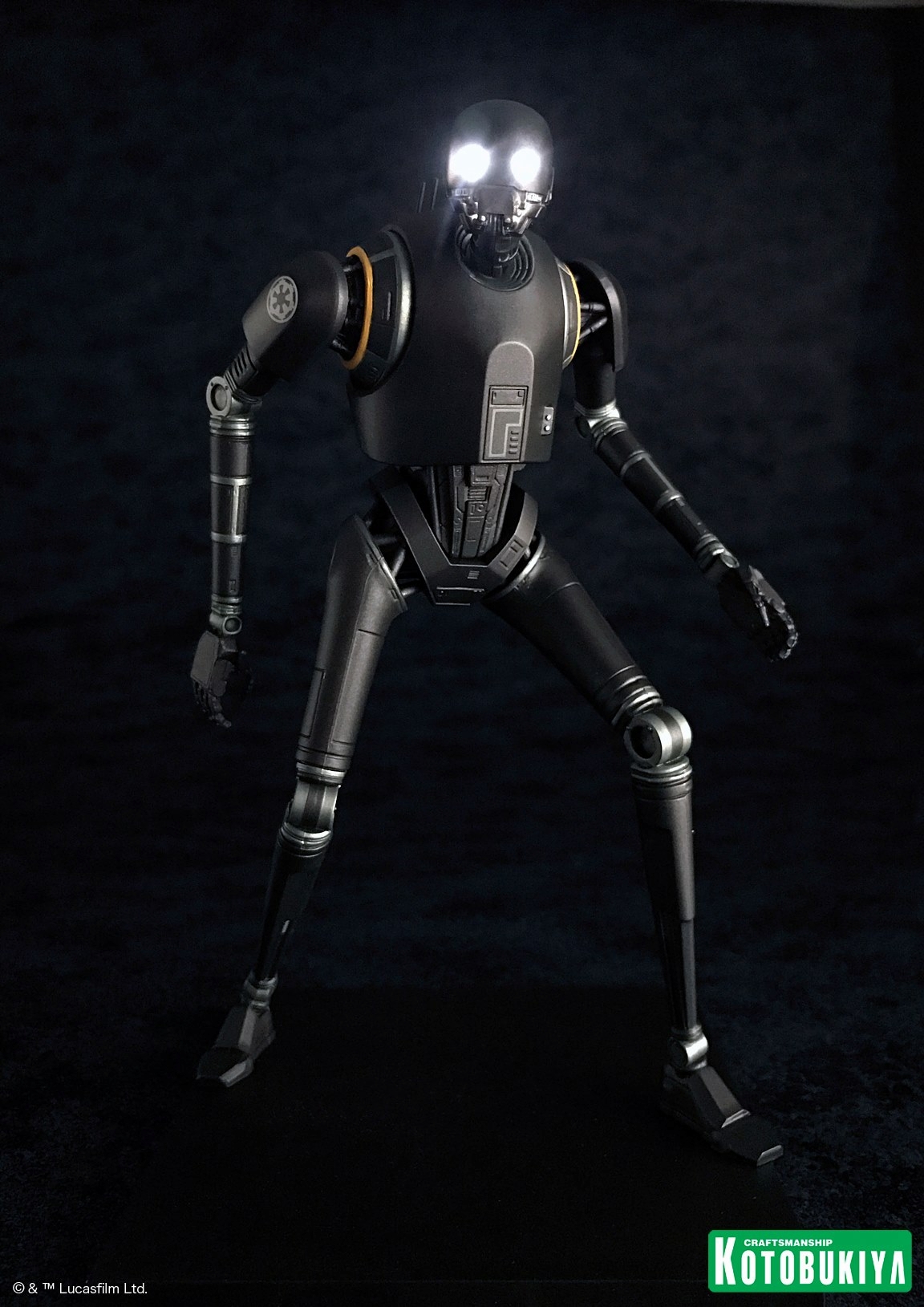 Kotobukiya-Rogue-One-K-2SO-ARTFX-plus-Statue-Light-Up-Eyes-002.jpg