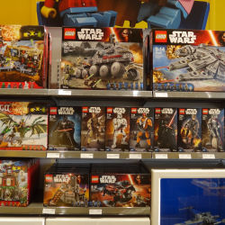 LCS Dreamworld - The Force Awakens buildable figures & vehicles