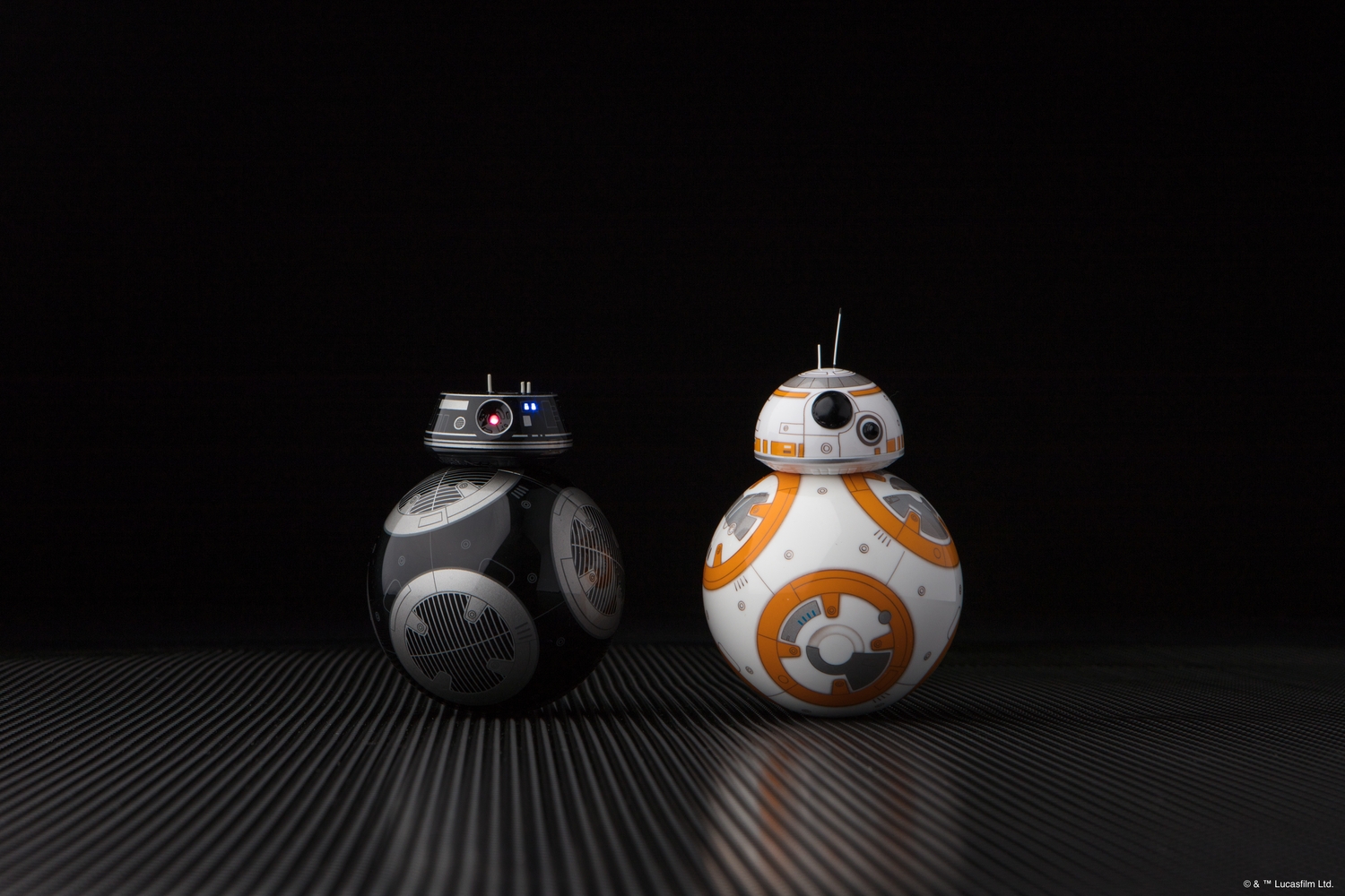 sphero-force-friday-app-enabled-droid-family-002.jpg