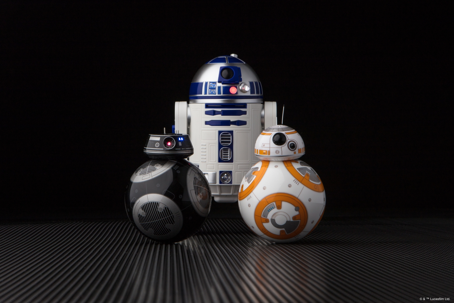 sphero-force-friday-app-enabled-droid-family-003.jpg