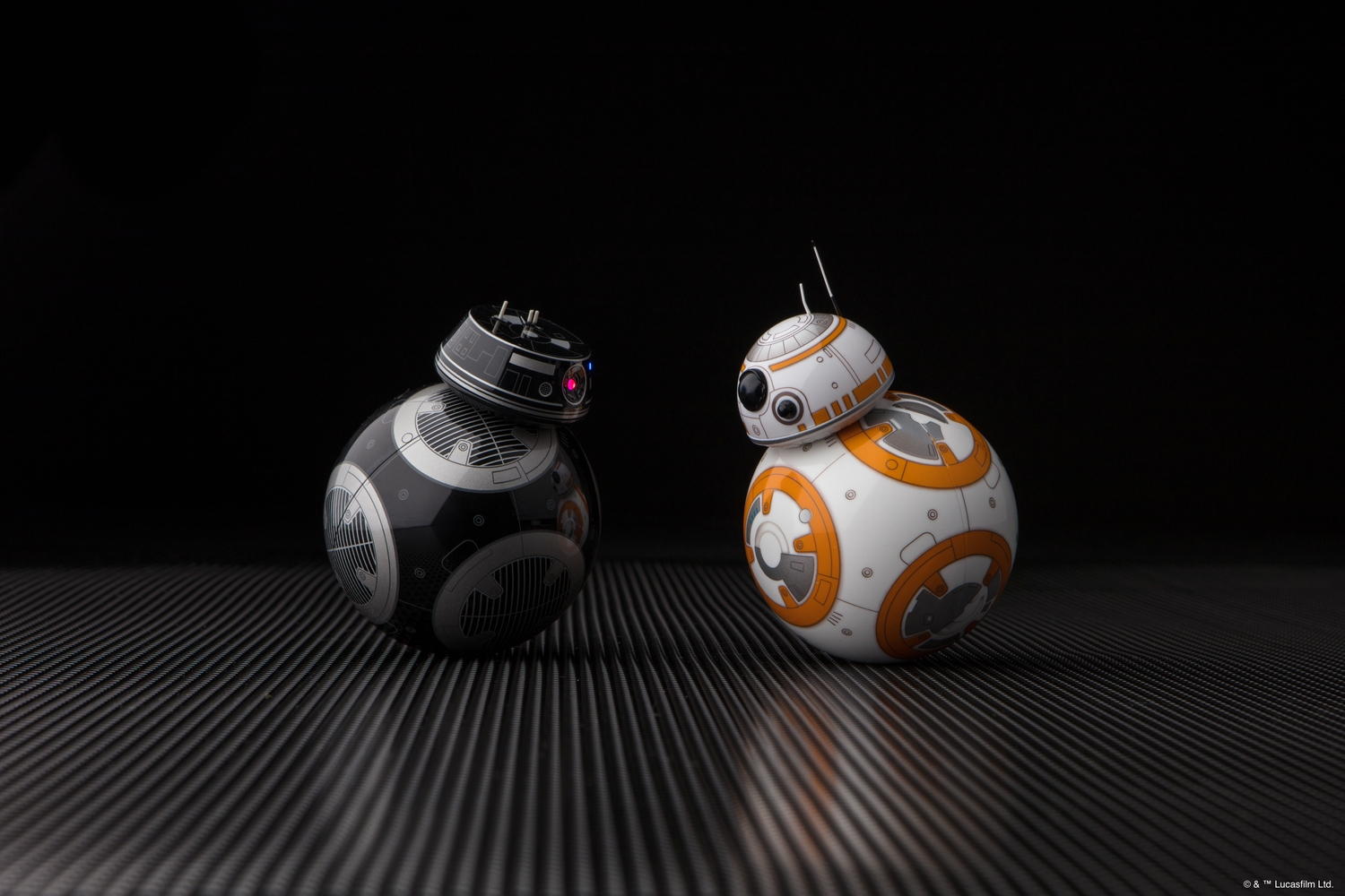 sphero-force-friday-app-enabled-droid-family-006.jpg