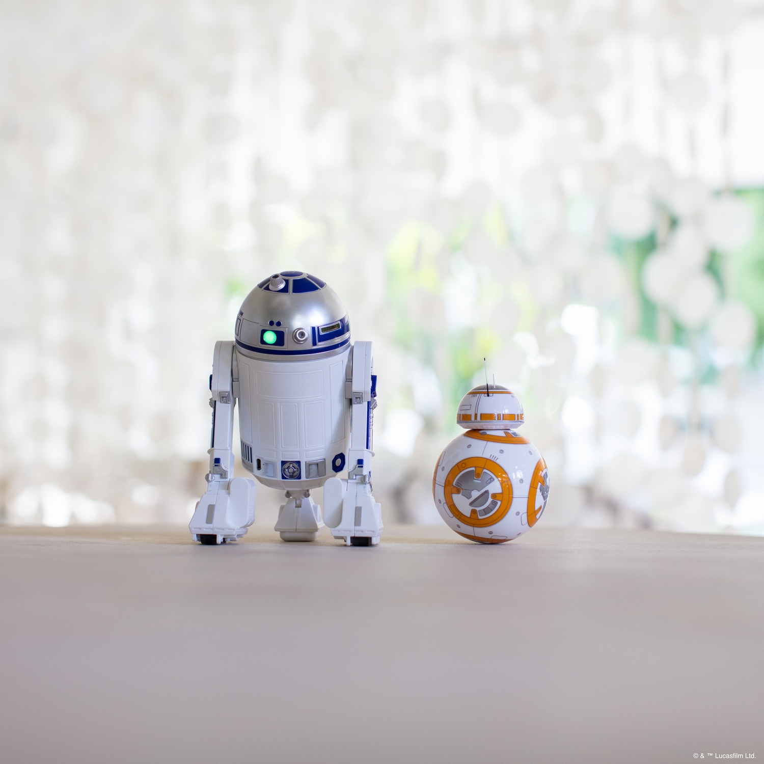 sphero-force-friday-app-enabled-droid-family-037.jpg