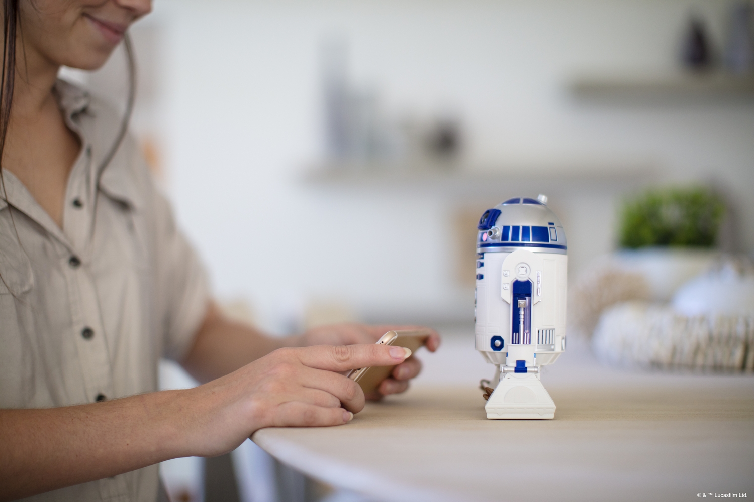 sphero-force-friday-app-enabled-droid-family-039.jpg