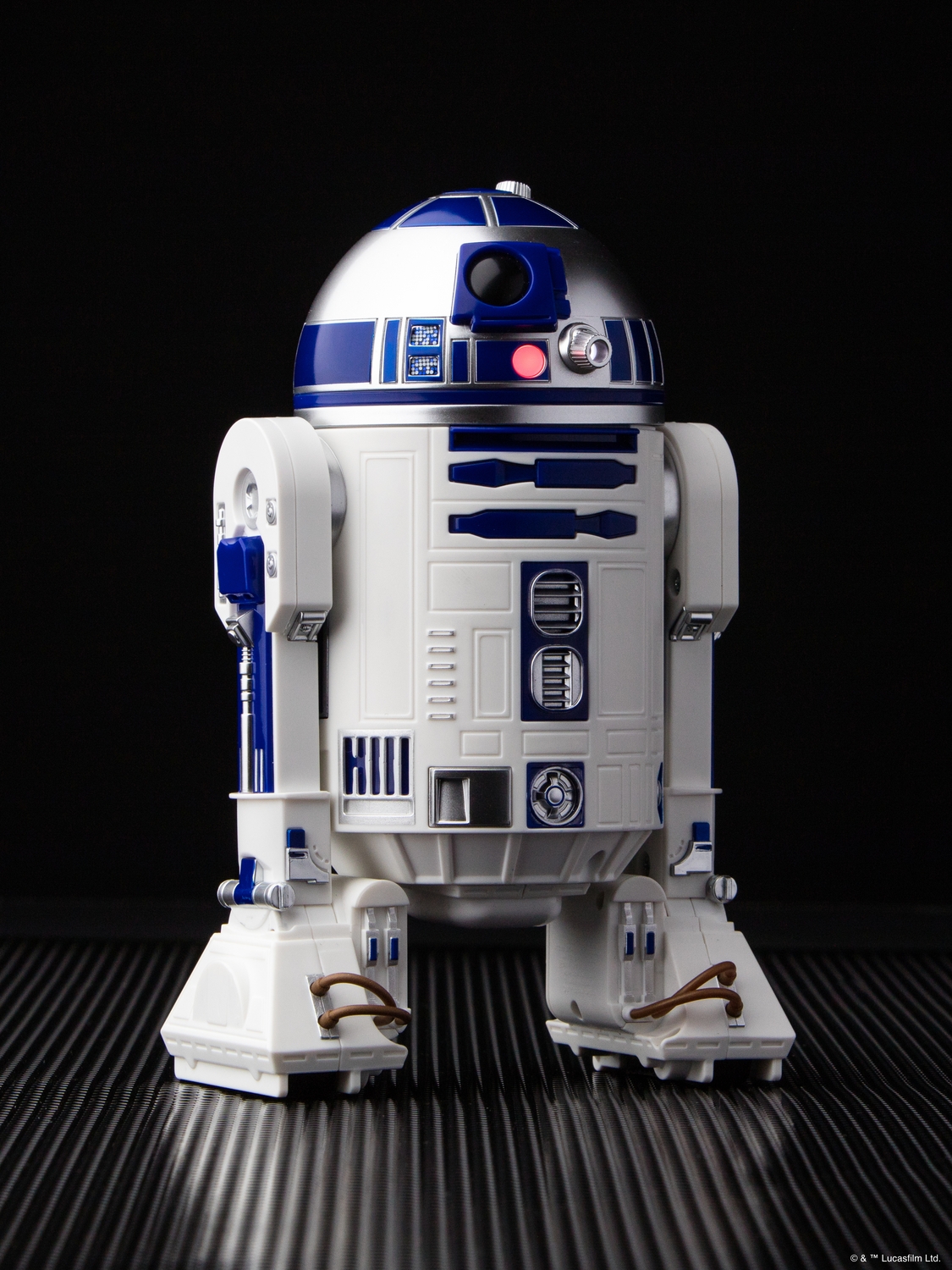 sphero-force-friday-ii-r2-d2-app-enabled-droid-001.jpg