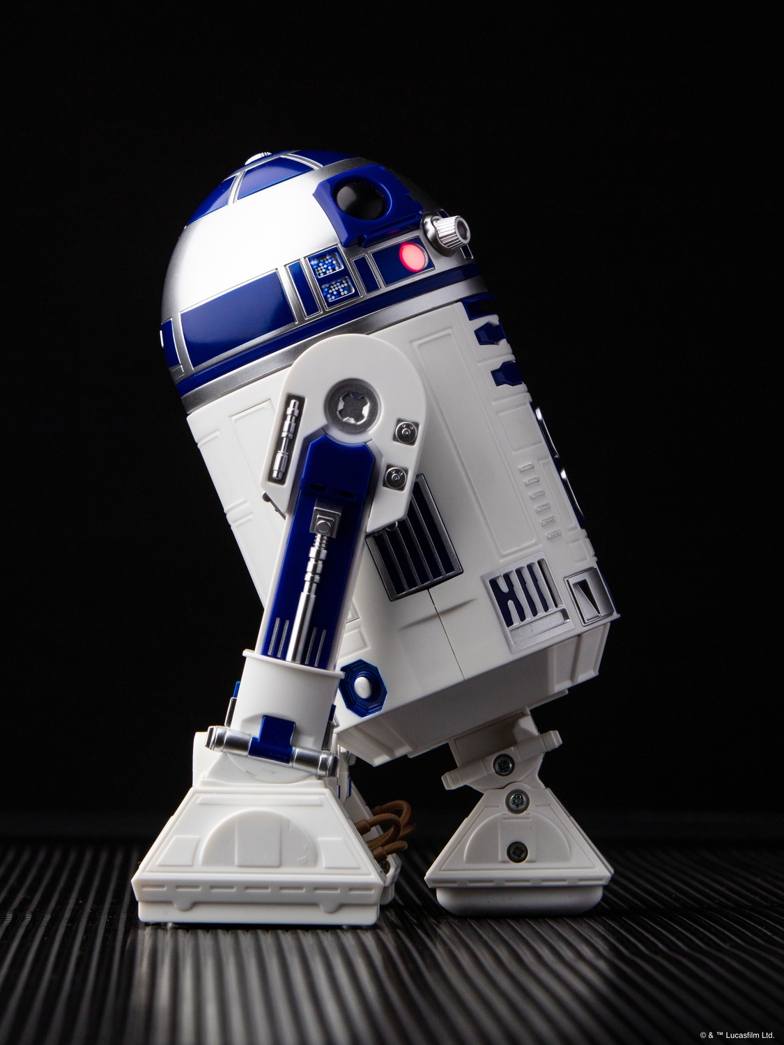 sphero-force-friday-ii-r2-d2-app-enabled-droid-003.jpg