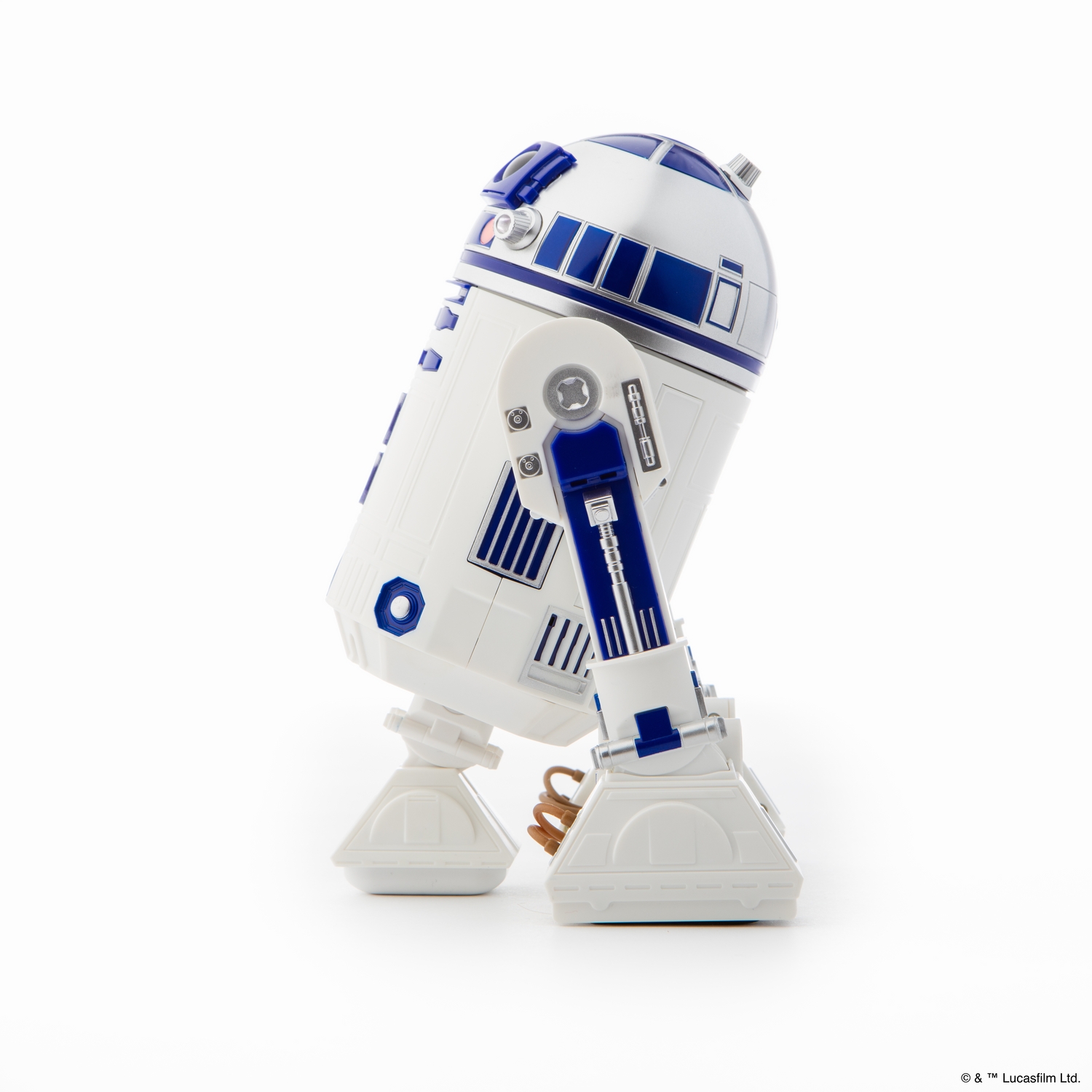 sphero-force-friday-ii-r2-d2-app-enabled-droid-013.jpg