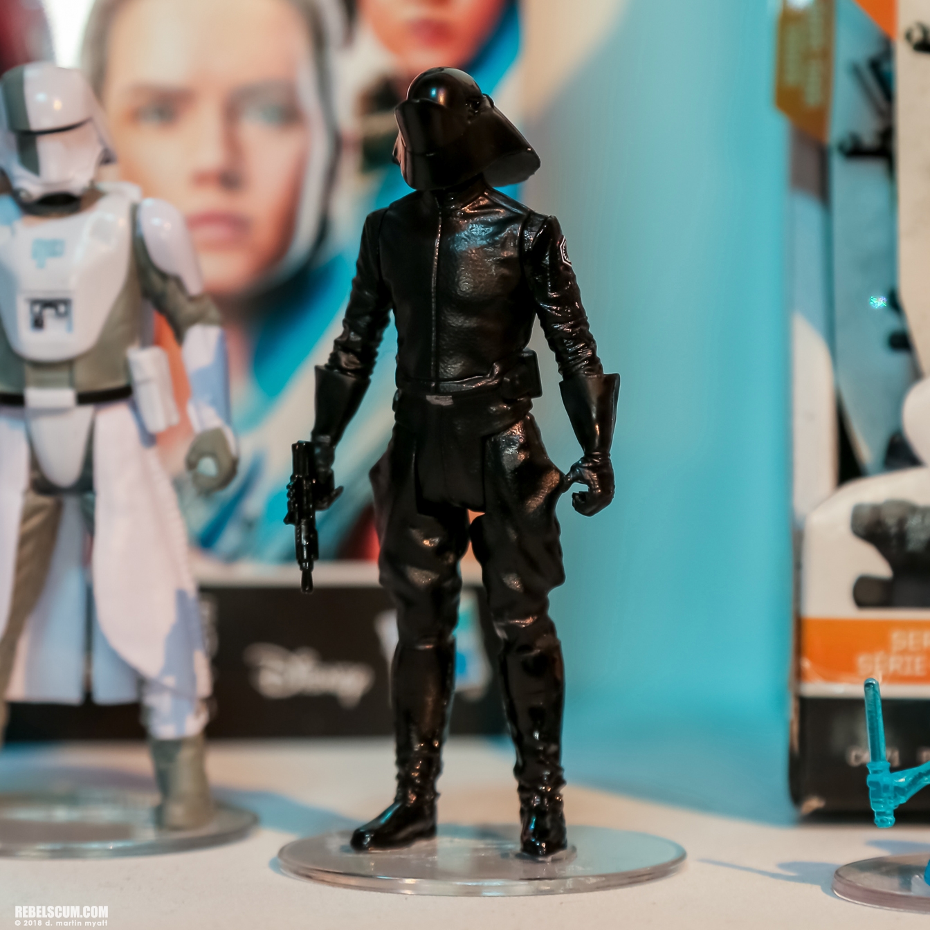 Hasbro-2018-International-Toy-Far-Star-Wars-Universe-Solo-021.jpg