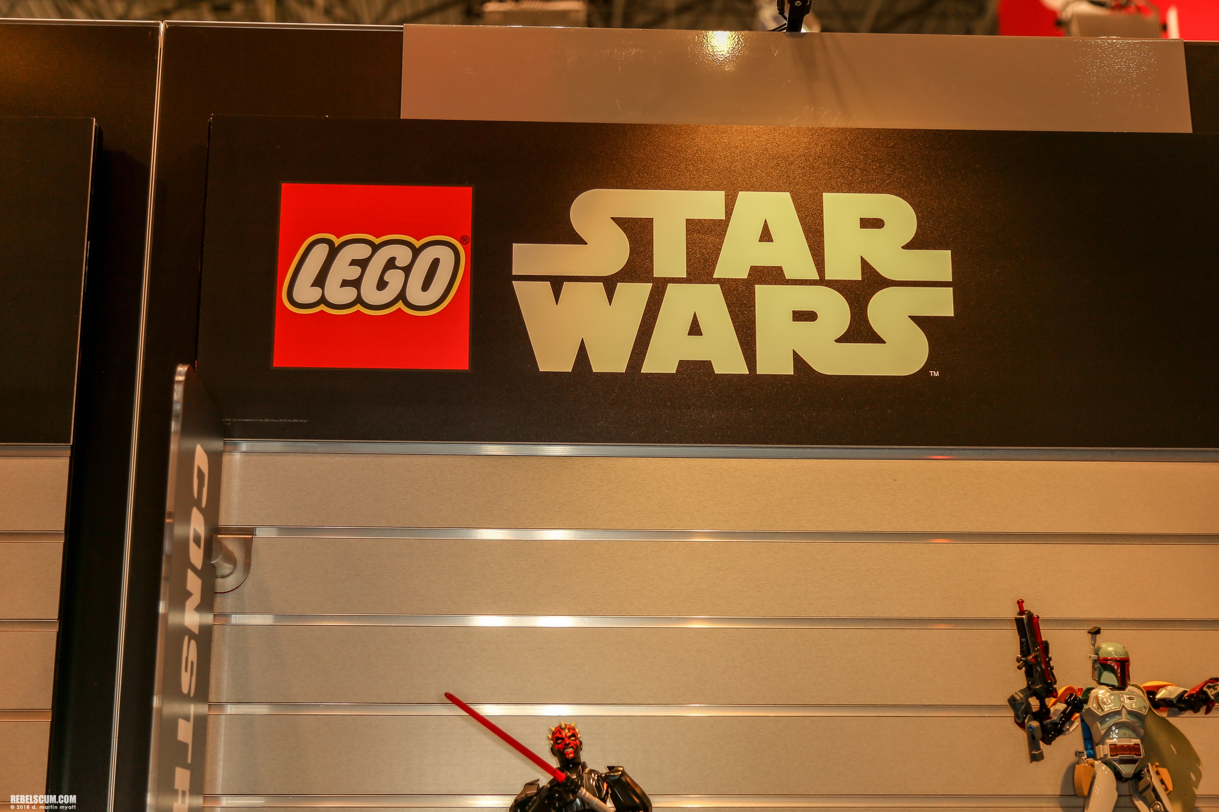 LEGO-2018-International-Toy-Far-Star-Wars-001.jpg