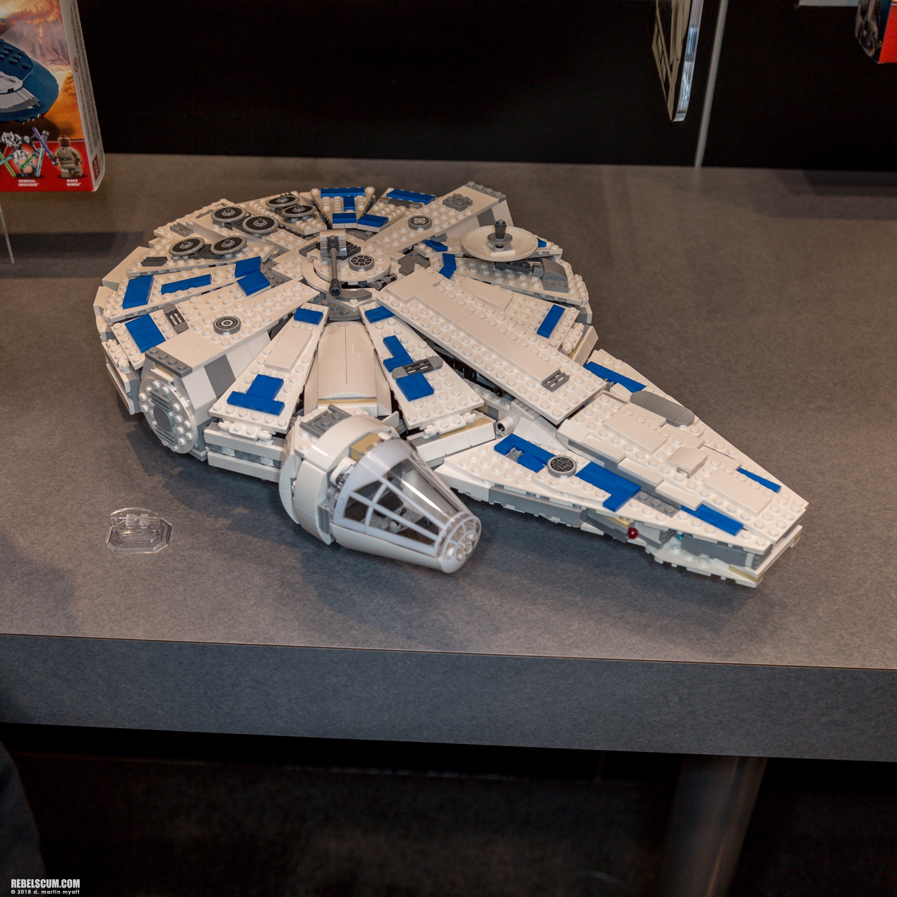 LEGO-2018-International-Toy-Far-Star-Wars-002.jpg