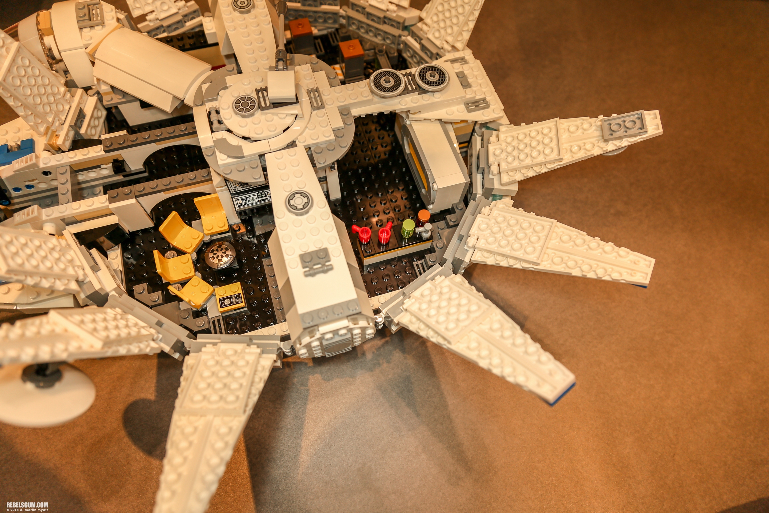 LEGO-2018-International-Toy-Far-Star-Wars-016.jpg