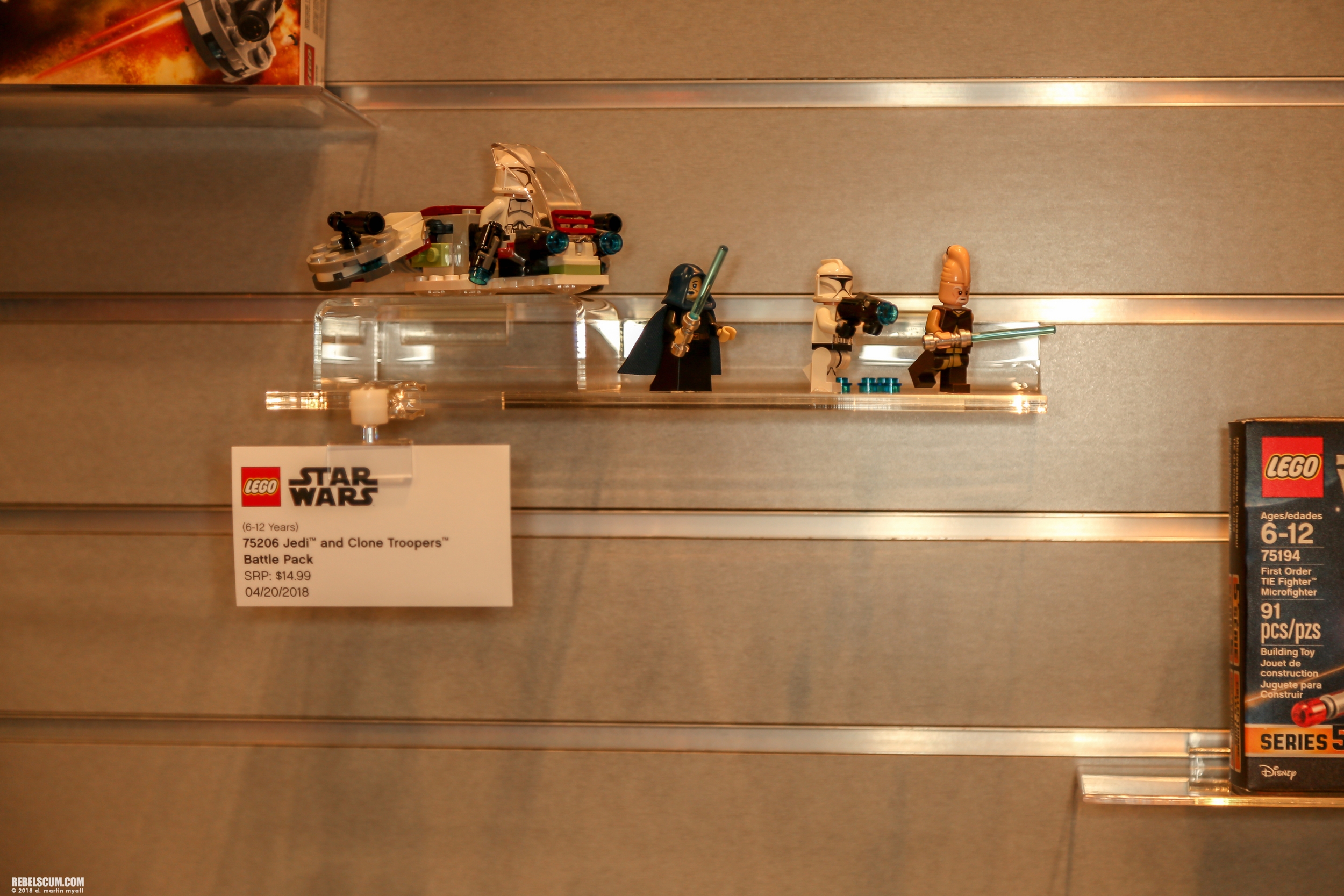 LEGO-2018-International-Toy-Far-Star-Wars-031.jpg