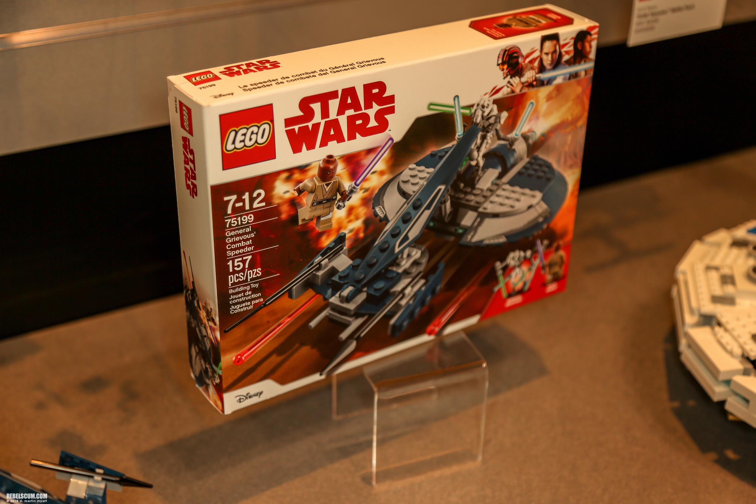 LEGO-2018-International-Toy-Far-Star-Wars-032.jpg