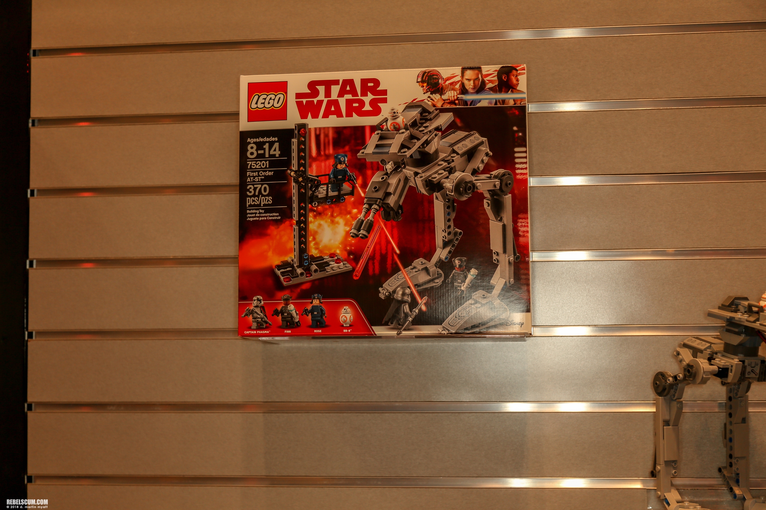 LEGO-2018-International-Toy-Far-Star-Wars-034.jpg