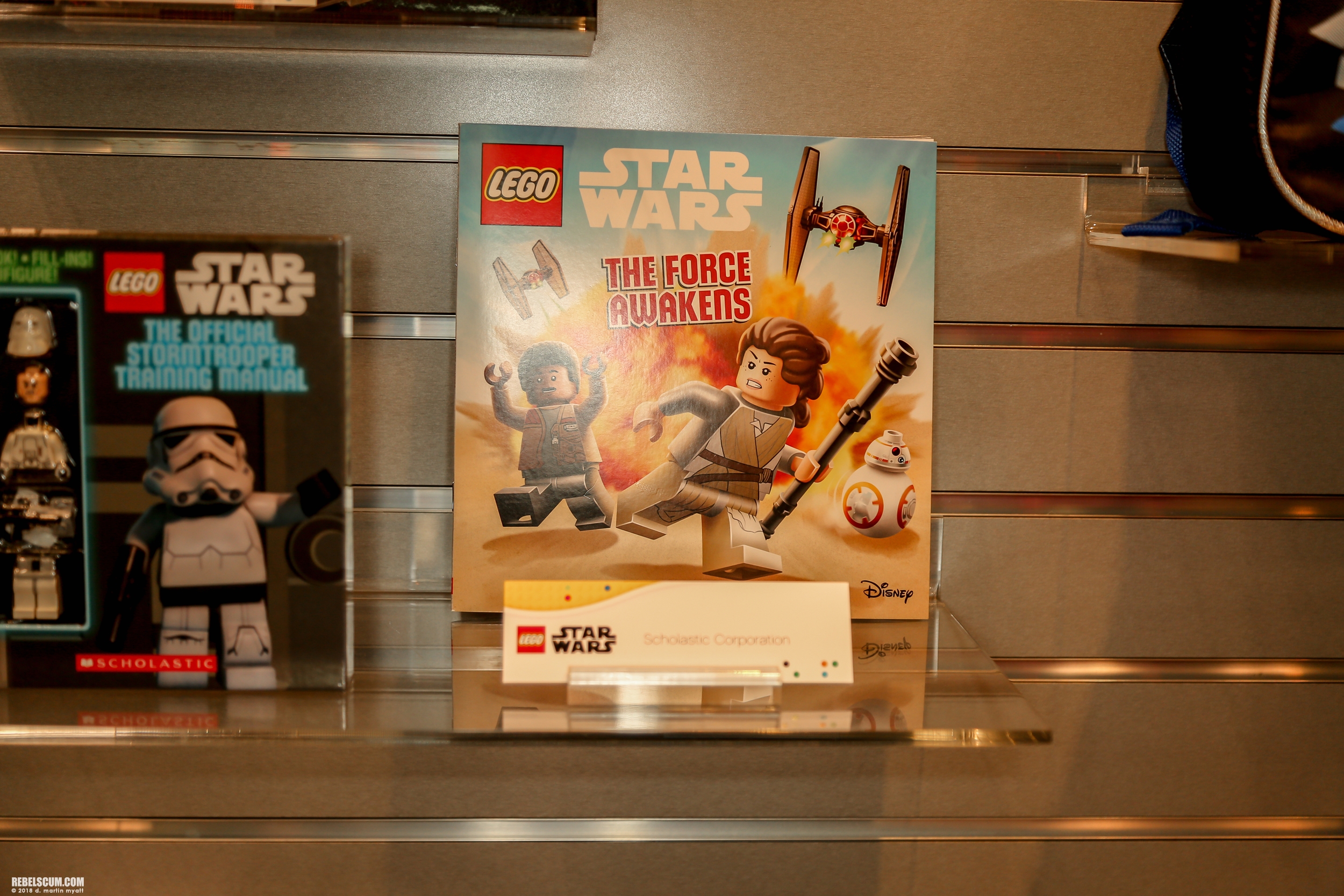 LEGO-2018-International-Toy-Far-Star-Wars-054.jpg