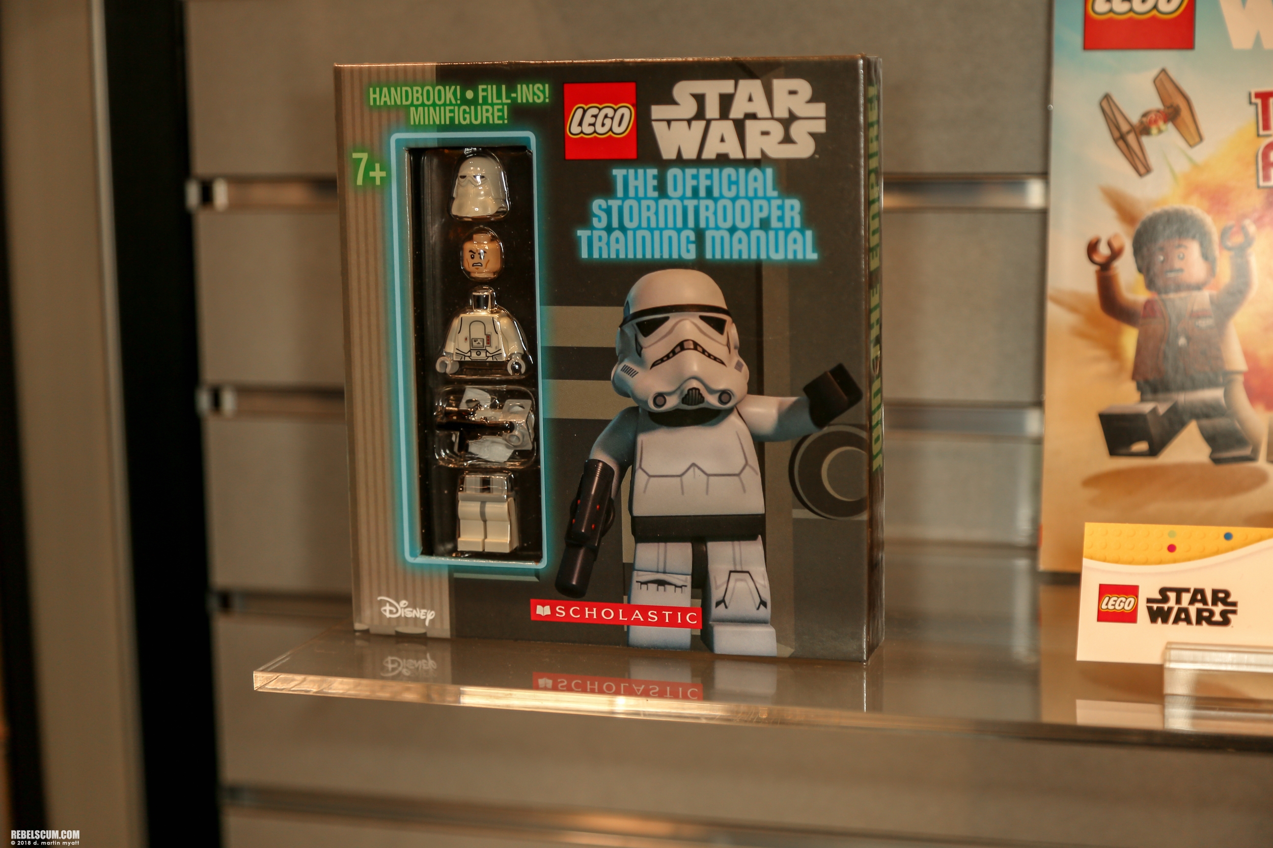 LEGO-2018-International-Toy-Far-Star-Wars-055.jpg