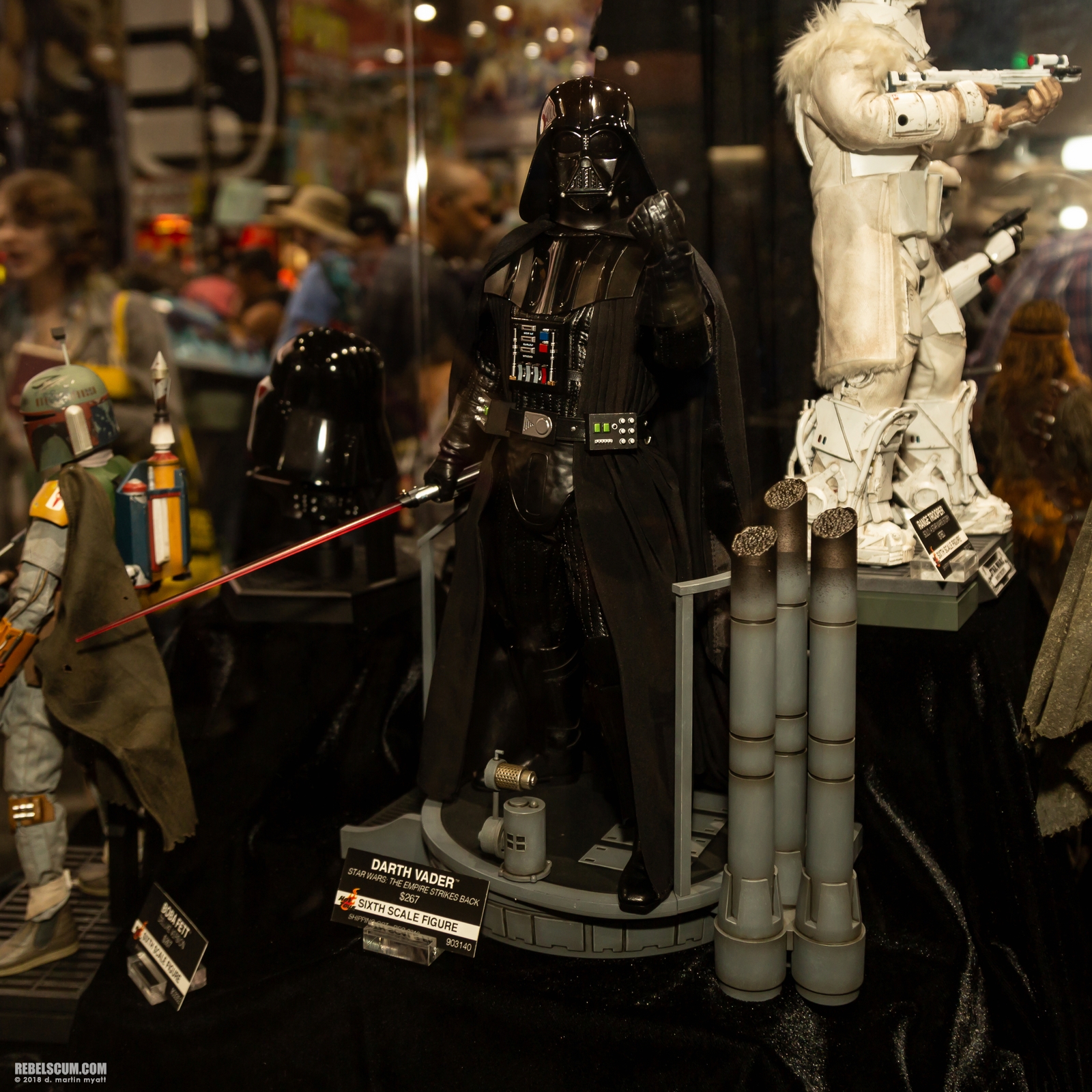 2018-San-Diego-Closer-Look-At-Hot-Toys-Star-Wars-023.jpg