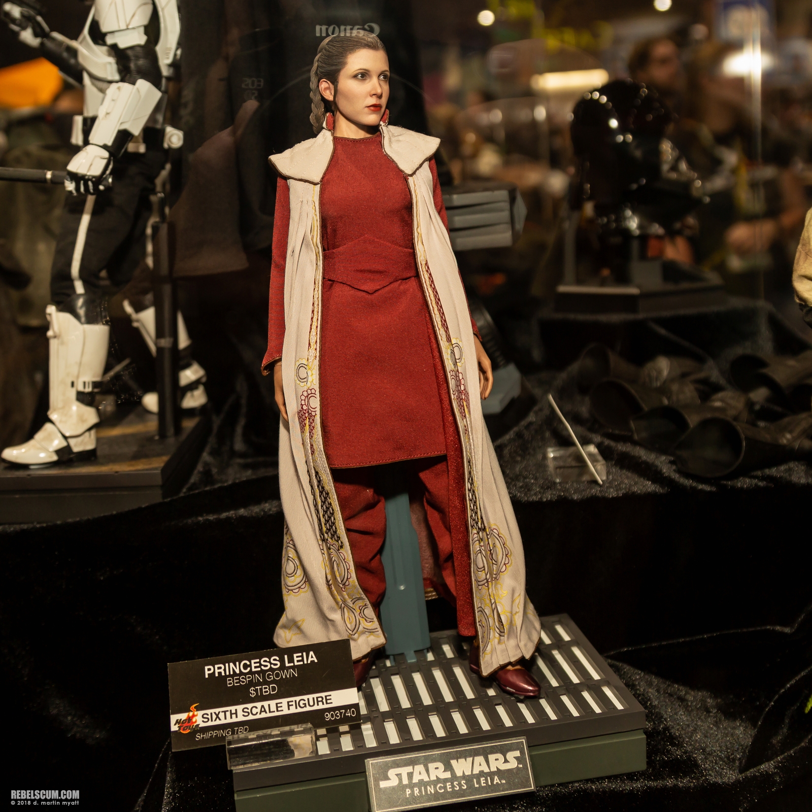 2018-San-Diego-Closer-Look-At-Hot-Toys-Star-Wars-031.jpg