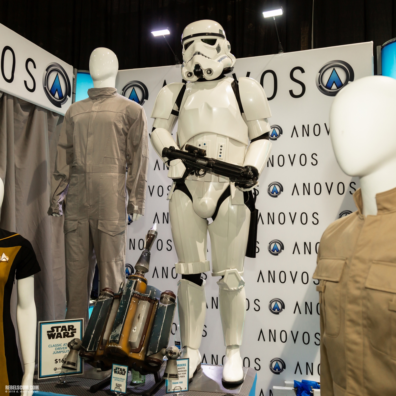 [Bild: 2018-San-Diego-Comic-Con-ANOVOS-Star-Wars-022.jpg]