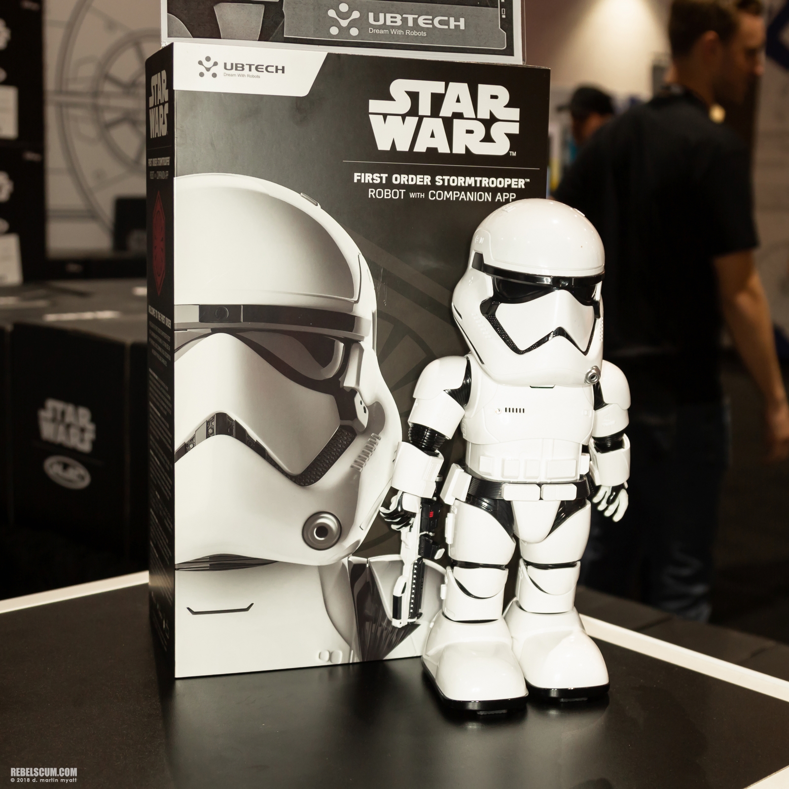 2018-San-Diego-Comic-Con-Lucasfilm-Star-Wars-Pavilion-034.jpg