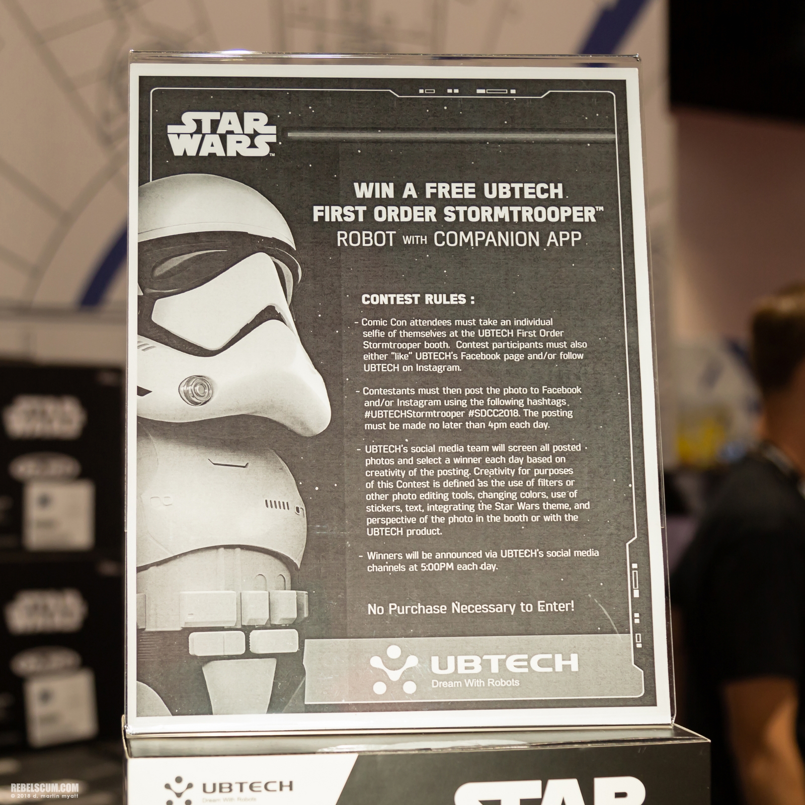 2018-San-Diego-Comic-Con-Lucasfilm-Star-Wars-Pavilion-035.jpg