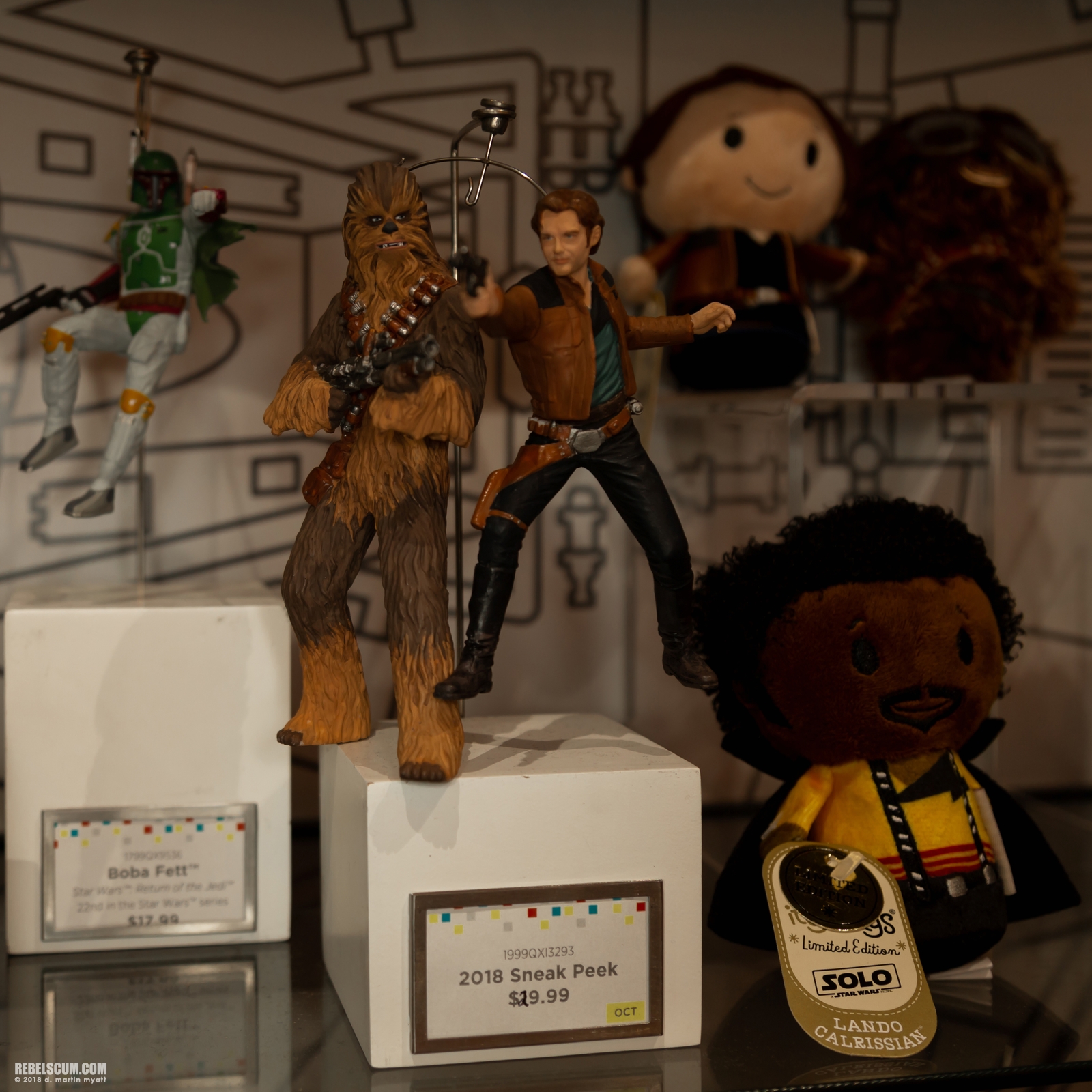 2018-San-Diego-Comic-Con-SDCC-Star-Wars-Hallmark-012.jpg