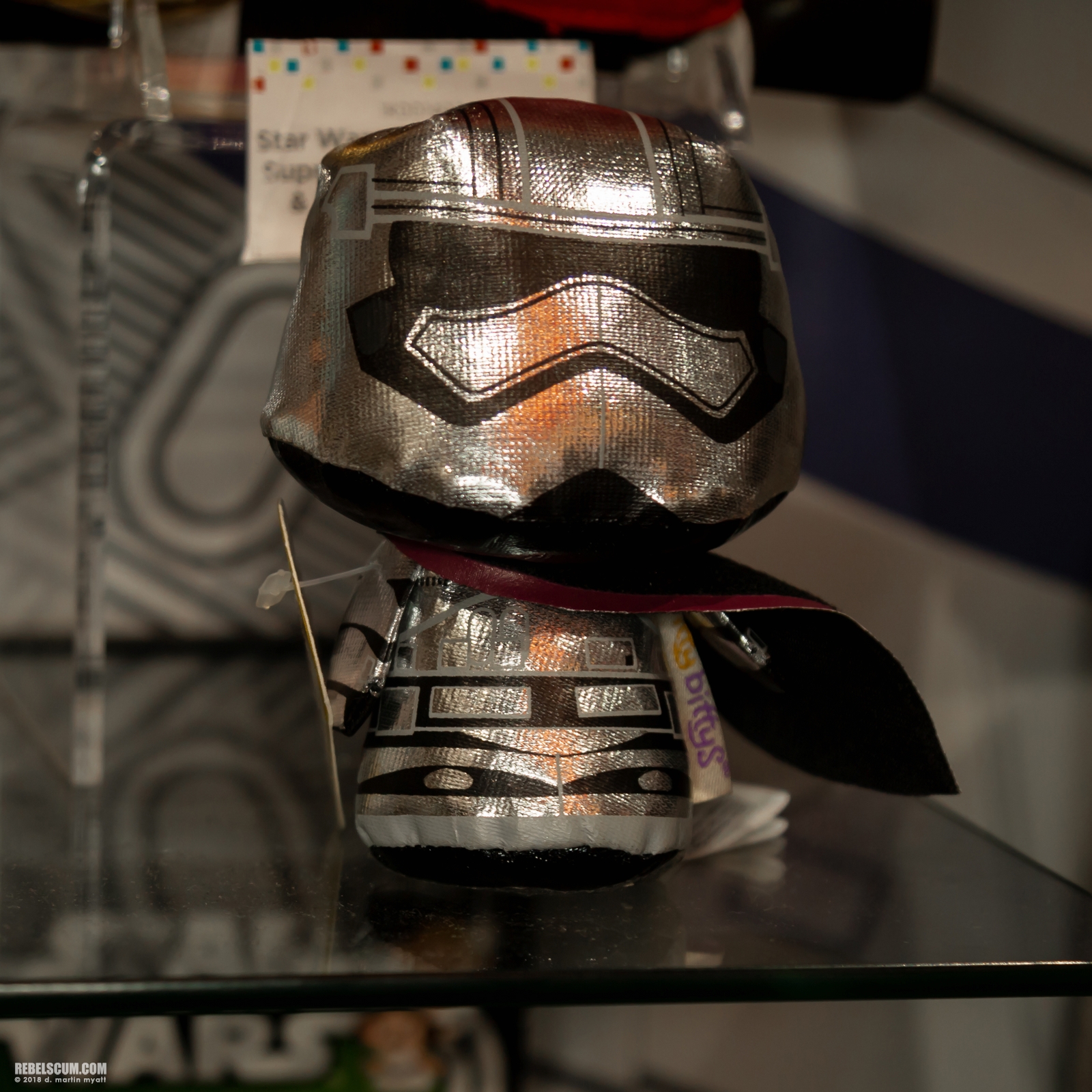 2018-San-Diego-Comic-Con-SDCC-Star-Wars-Hallmark-027.jpg